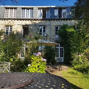 Gasthuis Manoir Du Tertre Au Coeur De La Foret De Broceliande